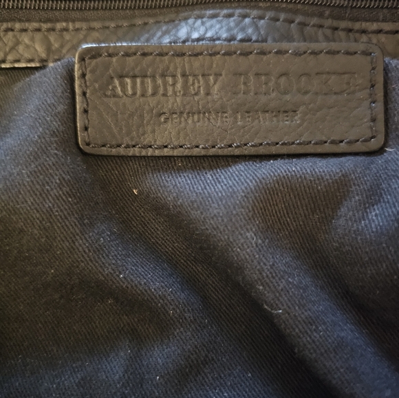 Gold and Black Leather Satchel with Adjustable Strap - Picture 2 of 4